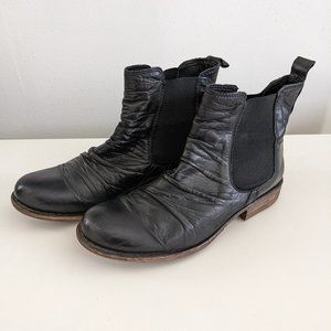 Miz Mooz Black Leather Ankle Boot Chelsea Lissie flexible sole women's size 8.5